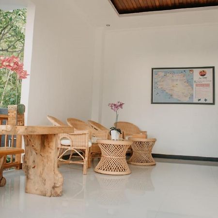 海洋阳台套房奢华 - 欧兹集团酒店 Batununggul 外观 照片